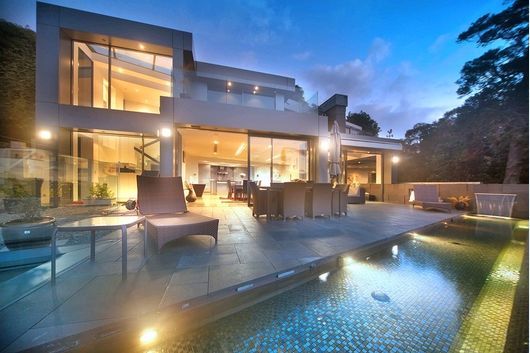 PRIME WATERFRONT - NEWLY BUILD HOUSE
