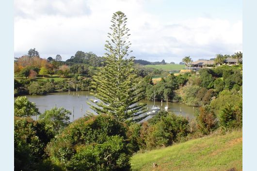 Waterviews and Water Access!