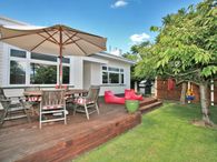 Superb Kiwi bungalow - Anzac Avenue