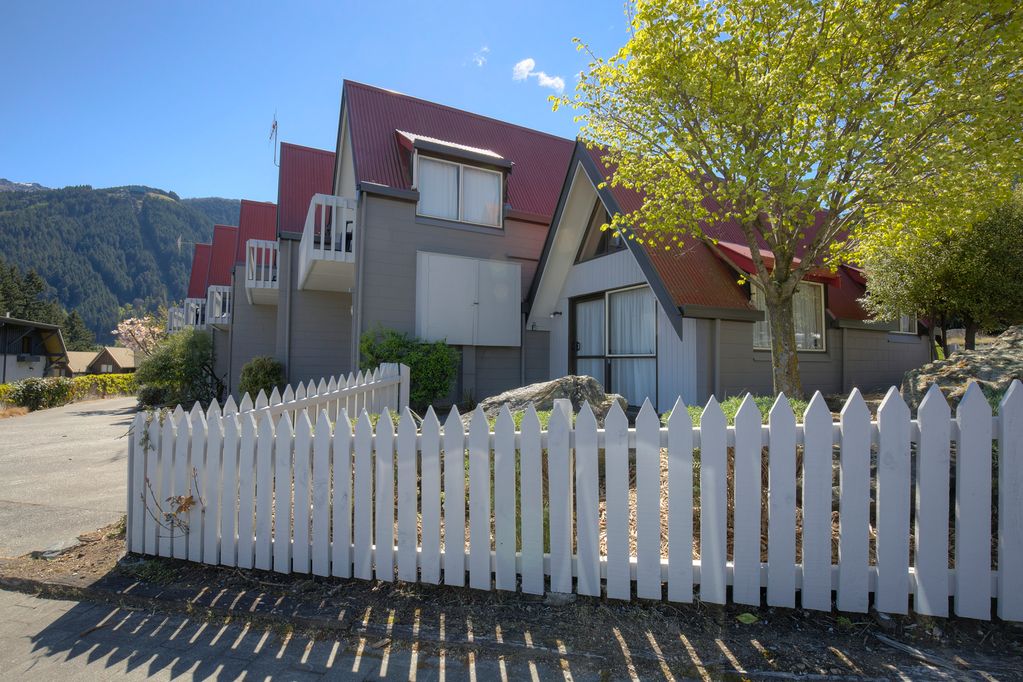 Studio Apartment Queenstown studio apartment, excellent location, views - realestate.co.nz Studio Apartment Queenstown studio apartment, excellent location, views - realestate.co.nz