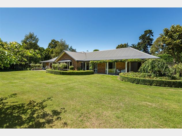 Spacious Home in Park-Like Setting