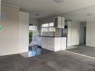Modern unit with study in Epsom with water and...